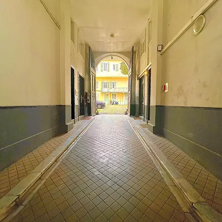 Апартаменты Tiny Stud По